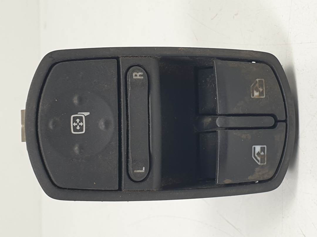 Commande de lève-vitre avant gauche - 13258521AA - OPEL - CORSA D