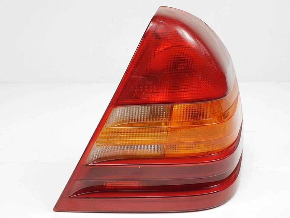 PILOTO TRASERO DERECHO - MERCEDES - CLASE C (W202) BERLINA