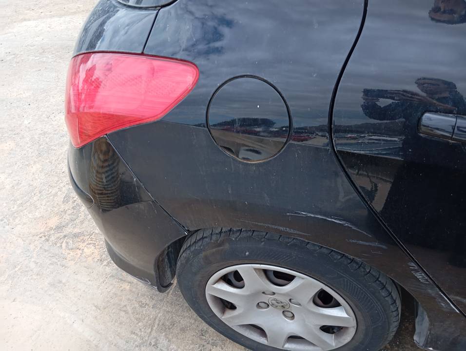 TAPA EXTERIOR COMBUSTIBLE