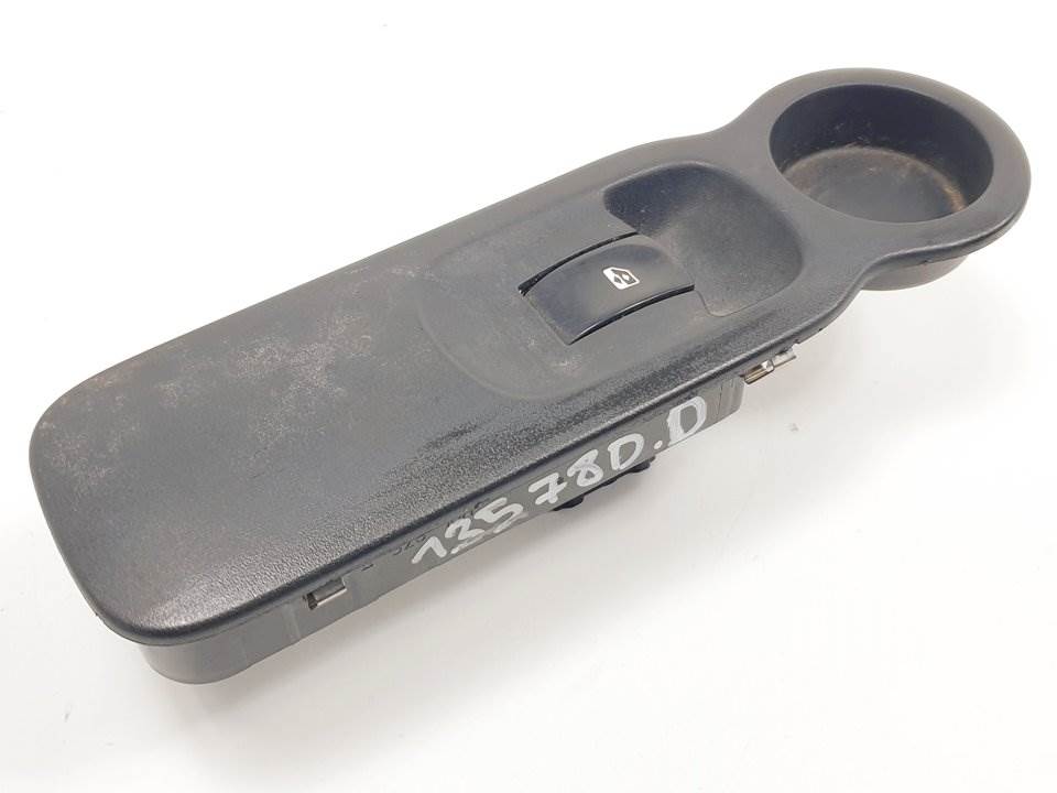 MANDO ELEVALUNAS DELANTERO DERECHO - 8200278436 - RENAULT - MODUS