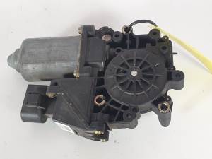 MOTOR ELEVALUNAS TRASERO DERECHO 101144114 AUDI A6 BERLINA (4B2) Autodesguaces Alicante
