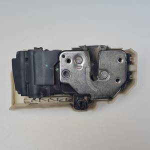 CERRADURA PUERTA DELANTERA DERECHA 51772304 LANCIA YPSILON (101) Autodesguaces Alicante