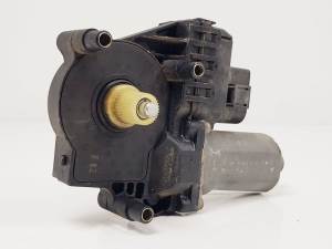 MOTOR ELEVALUNAS TRASERO IZQUIERDO 0130821784 AUDI A6 BERLINA (4B2) Autodesguaces Alicante
