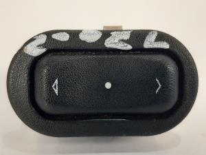 MANDO ELEVALUNAS DELANTERO DERECHO 13363100 OPEL ZAFIRA A Autodesguaces Alicante
