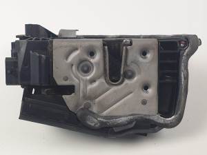 CERRADURA PUERTA TRASERA DERECHA 7477712 BMW SERIE 7 (G11/G12) Autodesguaces Alicante