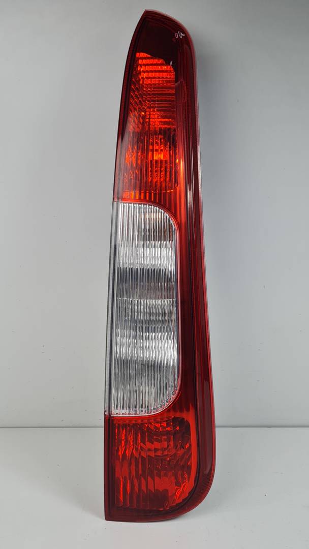Feu arrière droit - 3M5113A602AA - FORD - FOCUS C-MAX (CAP)