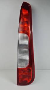 PILOTO TRASERO DERECHO 3M5113A602AA FORD FOCUS C-MAX (CAP) Autodesguaces Alicante