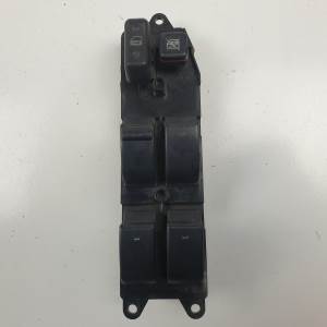 MANDO ELEVALUNAS DELANTERO IZQUIERDO 8480205210A0 TOYOTA AVENSIS BERLINA (T25) Autodesguaces Alicante