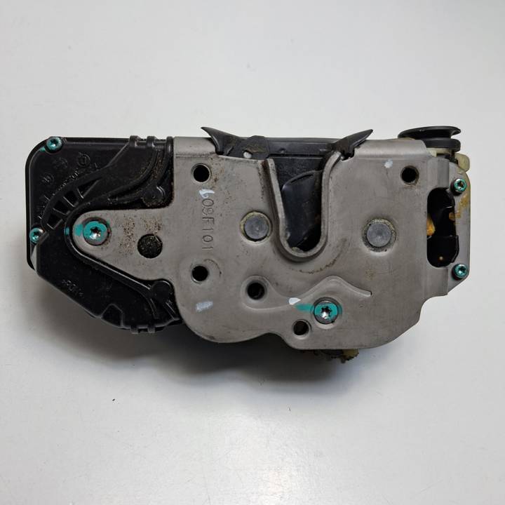 CERRADURA PUERTA TRASERA IZQUIERDA 13503177 CHEVROLET CRUZE Autodesguaces Alicante