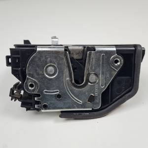 CERRADURA PUERTA DELANTERA DERECHA 7229458 BMW X1 (E84) Autodesguaces Alicante