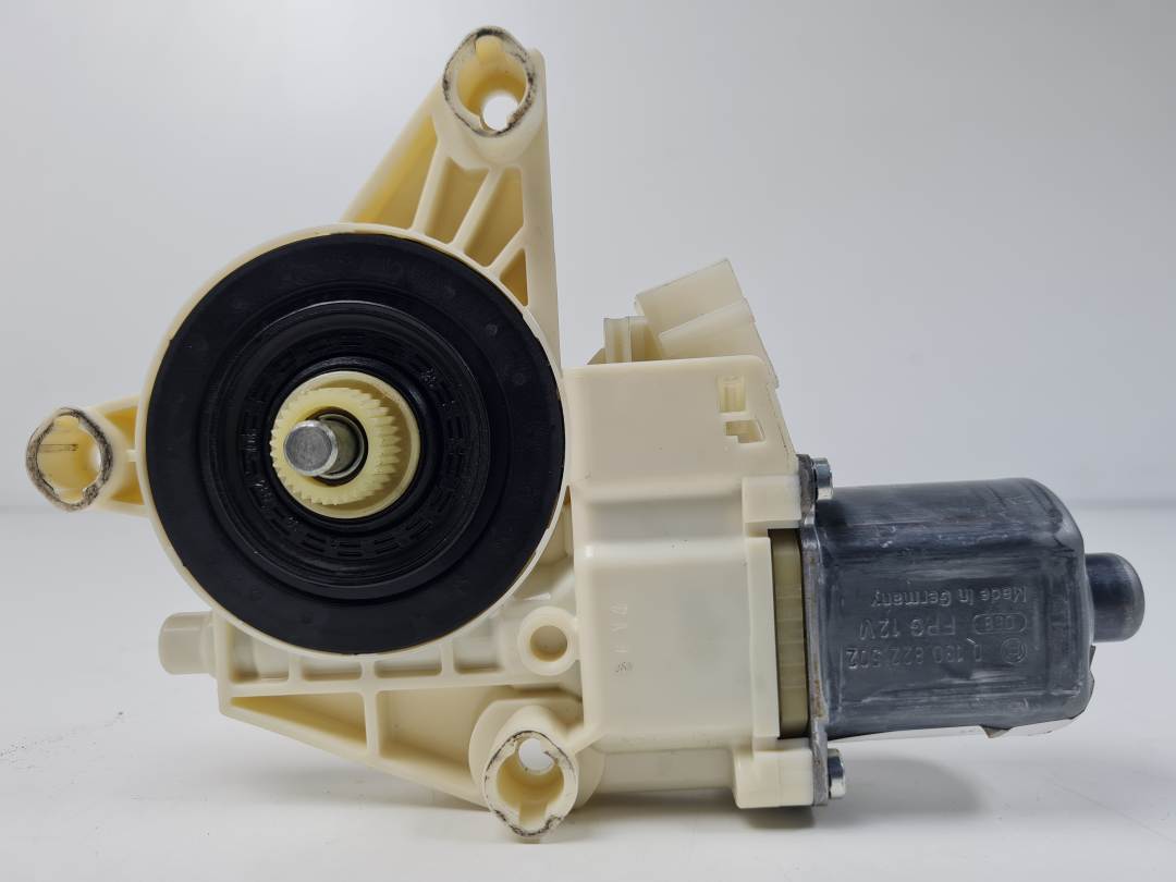 MOTOR ELEVALUNAS DELANTERO DERECHO - A2048200242 - MERCEDES - CLASE C (W204) BERLINA