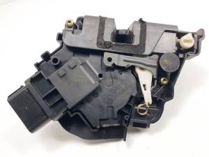CERRADURA PUERTA TRASERA IZQUIERDA 4M5AA26413BC FORD FOCUS SPORTBREAK (CAP) Autodesguaces Alicante