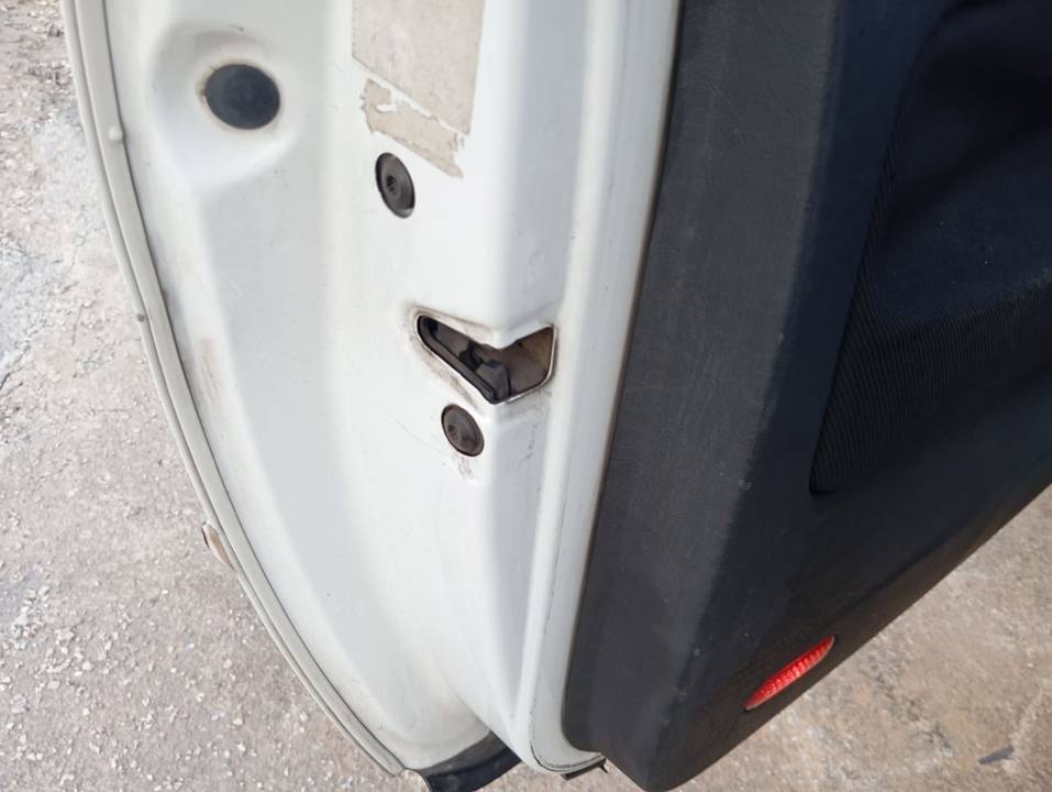 CERRADURA PUERTA DELANTERA IZQUIERDA