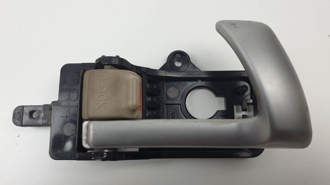 MANETA INTERIOR DELANTERA DERECHA - 82623CM000 - HYUNDAI - SANTA FE (BM)