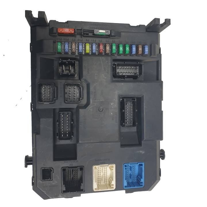 CAJA RELES / FUSIBLES 9666952280 CITROEN C3 Autodesguaces Alicante