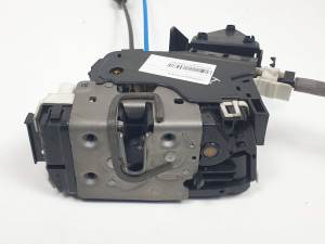 CERRADURA PUERTA TRASERA IZQUIERDA A0997300535 MERCEDES CLASE C (W204) LIM. Autodesguaces Alicante