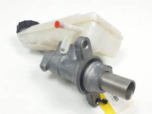 BOMBA FRENO AV612140J FORD FOCUS LIM. (CB8) Autodesguaces Alicante