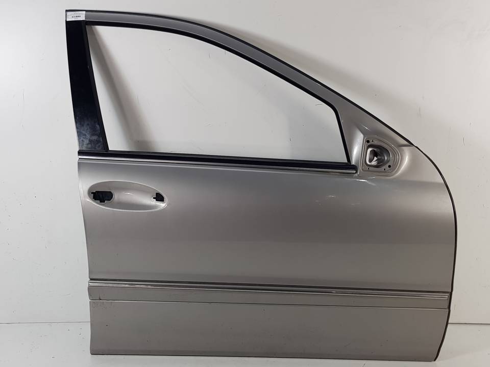 PUERTA DELANTERA DERECHA MERCEDES CLASE C (W203) BERLINA Autodesguaces Alicante