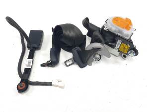 CINTURON SEGURIDAD DELANTERO DERECHO 888203Z000TX HYUNDAI I40 Autodesguaces Alicante