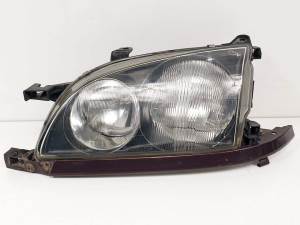 FARO IZQUIERDO TOYOTA AVENSIS BERLINA (T22) Autodesguaces Alicante