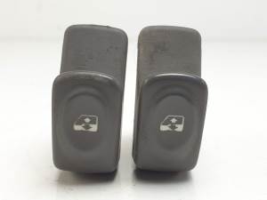 MANDO ELEVALUNAS DELANTERO IZQUIERDO 432962K RENAULT SCENIC (JA..) Autodesguaces Alicante