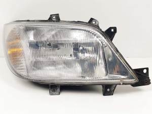 FARO DERECHO 15053200RE MERCEDES SPRINTER 02.00 -> CAJA CERRADA Autodesguaces Alicante