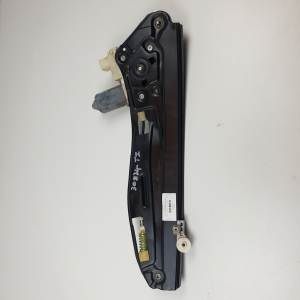 ELEVALUNAS TRASERO IZQUIERDO 7024813E BMW SERIE 7 (E65/E66) Autodesguaces Alicante