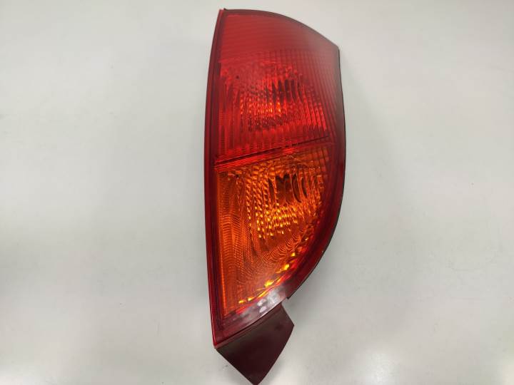 PILOTO TRASERO DERECHO 1M513404A FORD FOCUS BERLINA (CAK) Autodesguaces Alicante
