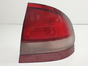 PILOTO TRASERO DERECHO 0431392 MAZDA 626 BERLINA (GE) Autodesguaces Alicante