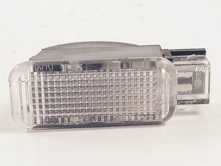LUZ INTERIOR 4B094741BA AUDI A4 BER. (B8) Autodesguaces Alicante