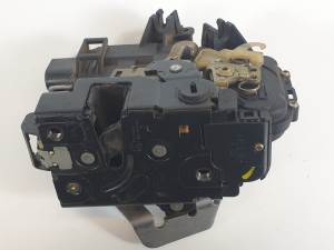 CERRADURA PUERTA TRASERA DERECHA AUDI A6 BERLINA (4B2) Autodesguaces Alicante