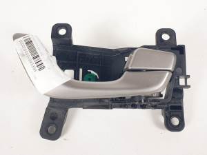 MANETA INTERIOR TRASERA DERECHA 82623J9000 HYUNDAI KONA Autodesguaces Alicante