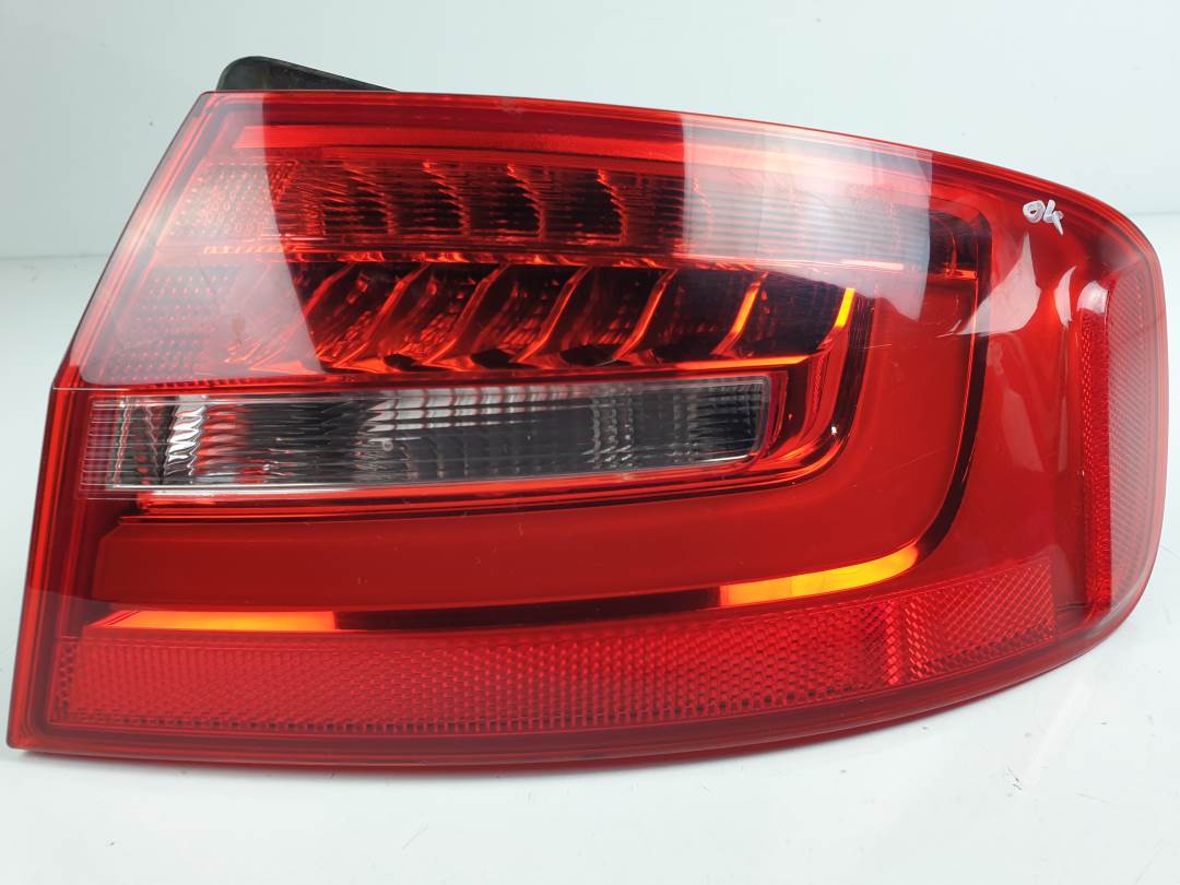 PILOTO TRASERO DERECHO - 8K5945096AC - AUDI - A4 BER. (B8)