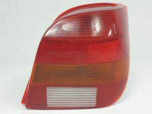 PILOTO TRASERO DERECHO 89FG13N004AA FORD FIESTA BERLINA Autodesguaces Alicante