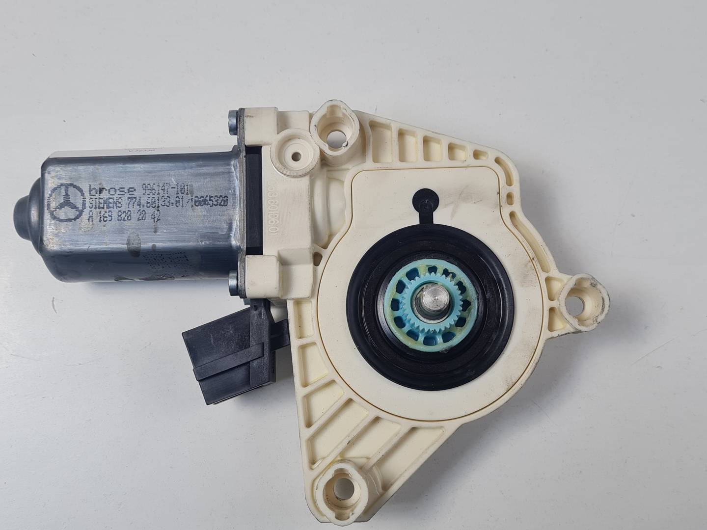 MOTOR ELEVALUNAS TRASERO DERECHO - A1698282042 - MERCEDES - CLASE B (W245)
