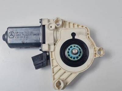 MOTOR ELEVALUNAS TRASERO DERECHO A1698282042 MERCEDES CLASE B (W245) Autodesguaces Alicante