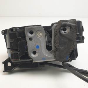 CERRADURA PUERTA TRASERA DERECHA 825020499R RENAULT MEGANE III SPORT TOURER Autodesguaces Alicante