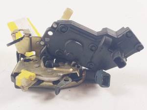 CERRADURA PUERTA DELANTERA DERECHA F81B25218B20 FORD MUSTANG (SN95) Autodesguaces Alicante