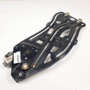 ELEVALUNAS TRASERO IZQUIERDO 9680072480 PEUGEOT 207 CC Autodesguaces Alicante