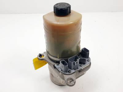 BOMBA DIRECCION 4M513K514AC FORD FOCUS BERLINA (CAP) Autodesguaces Alicante