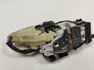 CERRADURA PUERTA DELANTERA DERECHA HONDA JAZZ (GD1/5) Autodesguaces Alicante