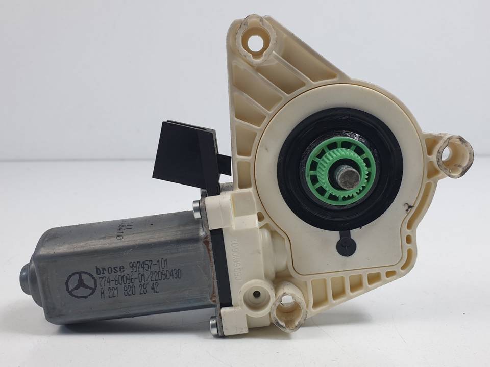 MOTOR ELEVALUNAS DELANTERO DERECHO A2218202842 MERCEDES CLASE S (W221) BERLINA Autodesguaces Alicante