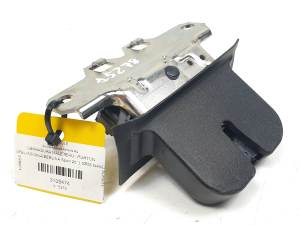 CERRADURA MALETERO / PORTON 13276273 OPEL INSIGNIA BERLINA Autodesguaces Alicante