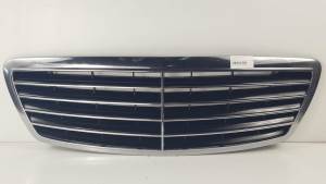 REJILLA DELANTERA A2208800583 MERCEDES CLASE S (W220) BERLINA Autodesguaces Alicante