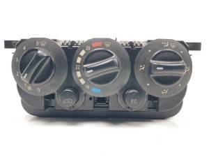 MANDO CALEFACCION / AIRE ACONDICIONADO 1688301285 MERCEDES CLASE A (W168) Autodesguaces Alicante