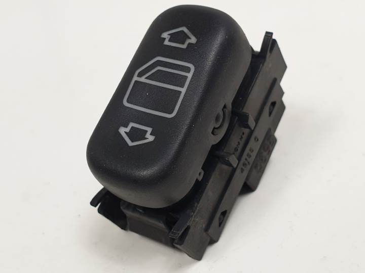 MANDO ELEVALUNAS TRASERO DERECHO 2028208710 MERCEDES CLASE C (W202) BERLINA Autodesguaces Alicante