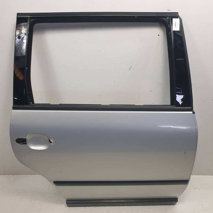 PUERTA TRASERA DERECHA VOLKSWAGEN PASSAT VARIANT (3B5) Autodesguaces Alicante