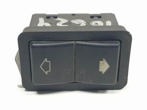 MANDO ELEVALUNAS TRASERO DERECHO 8368974 BMW SERIE 5 BERLINA (E39) Autodesguaces Alicante