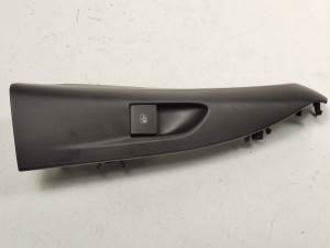 MANDO ELEVALUNAS TRASERO DERECHO 13301888 OPEL ZAFIRA TOURER Autodesguaces Alicante