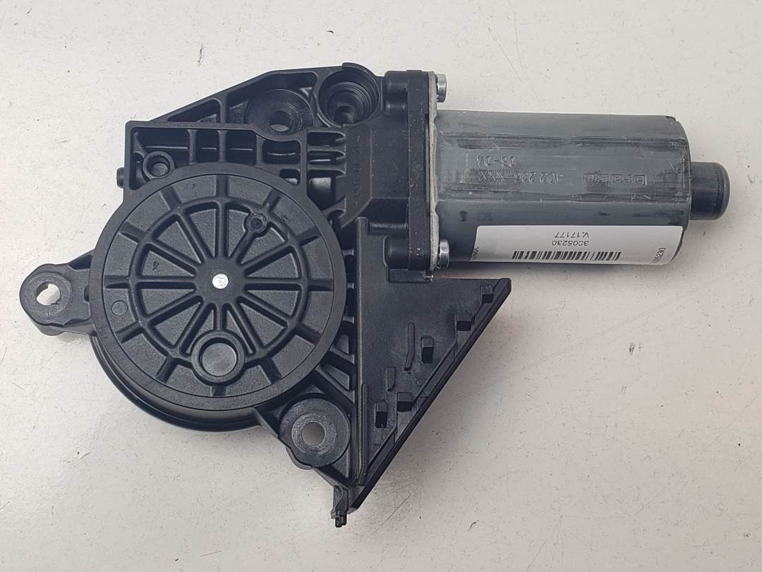 MOTOR ELEVALUNAS DELANTERO IZQUIERDO - 0130821764 - VOLKSWAGEN - TOUAREG (7LA)
